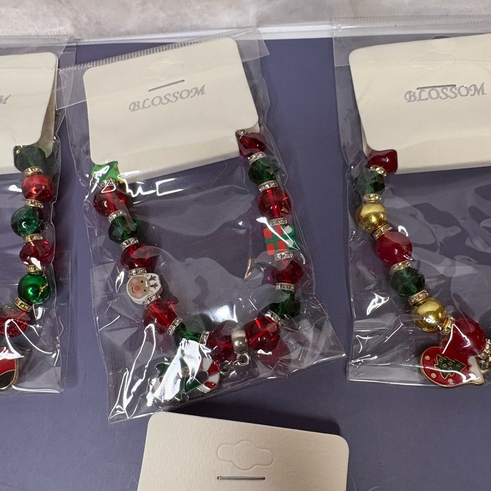 Set of two - Beaded Christmas braclets - Picture 14 of 15